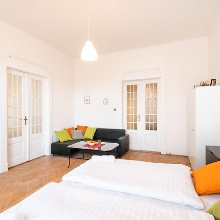 Narodni Apartments Прага Екстериор снимка