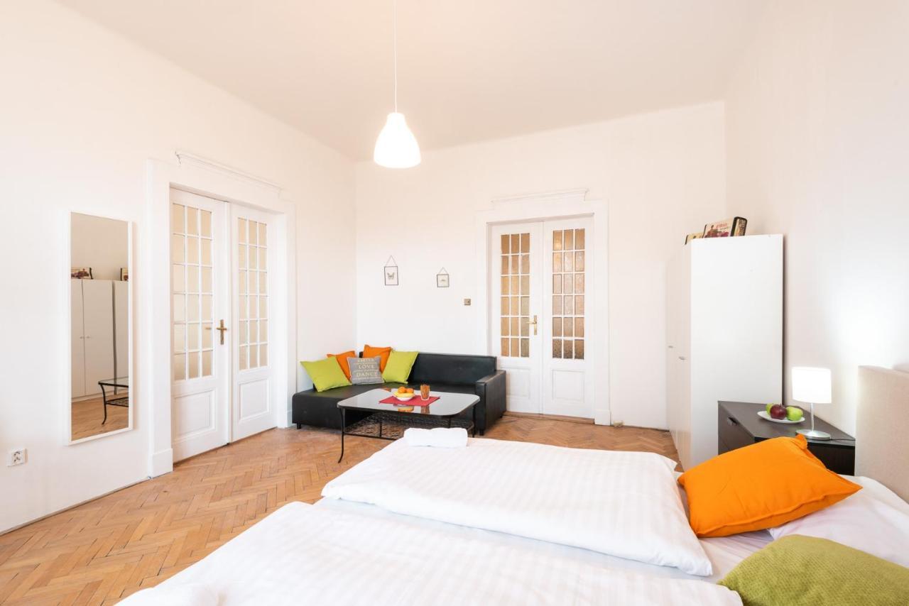 Narodni Apartments Прага Екстериор снимка