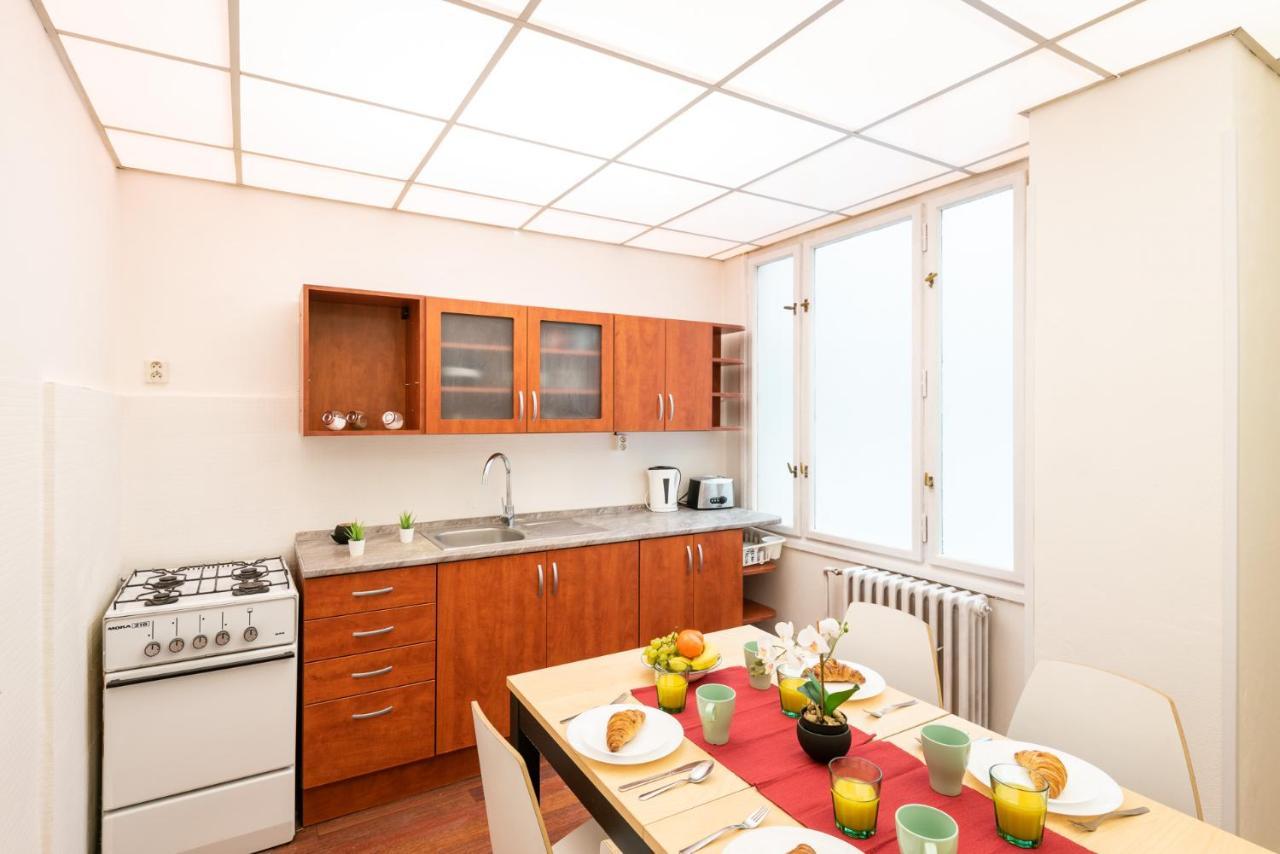Narodni Apartments Прага Екстериор снимка