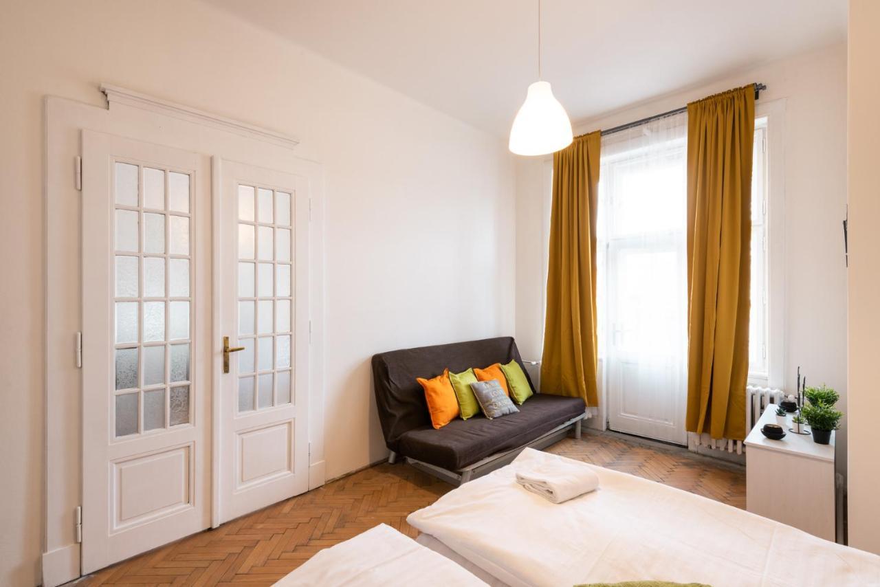 Narodni Apartments Прага Екстериор снимка