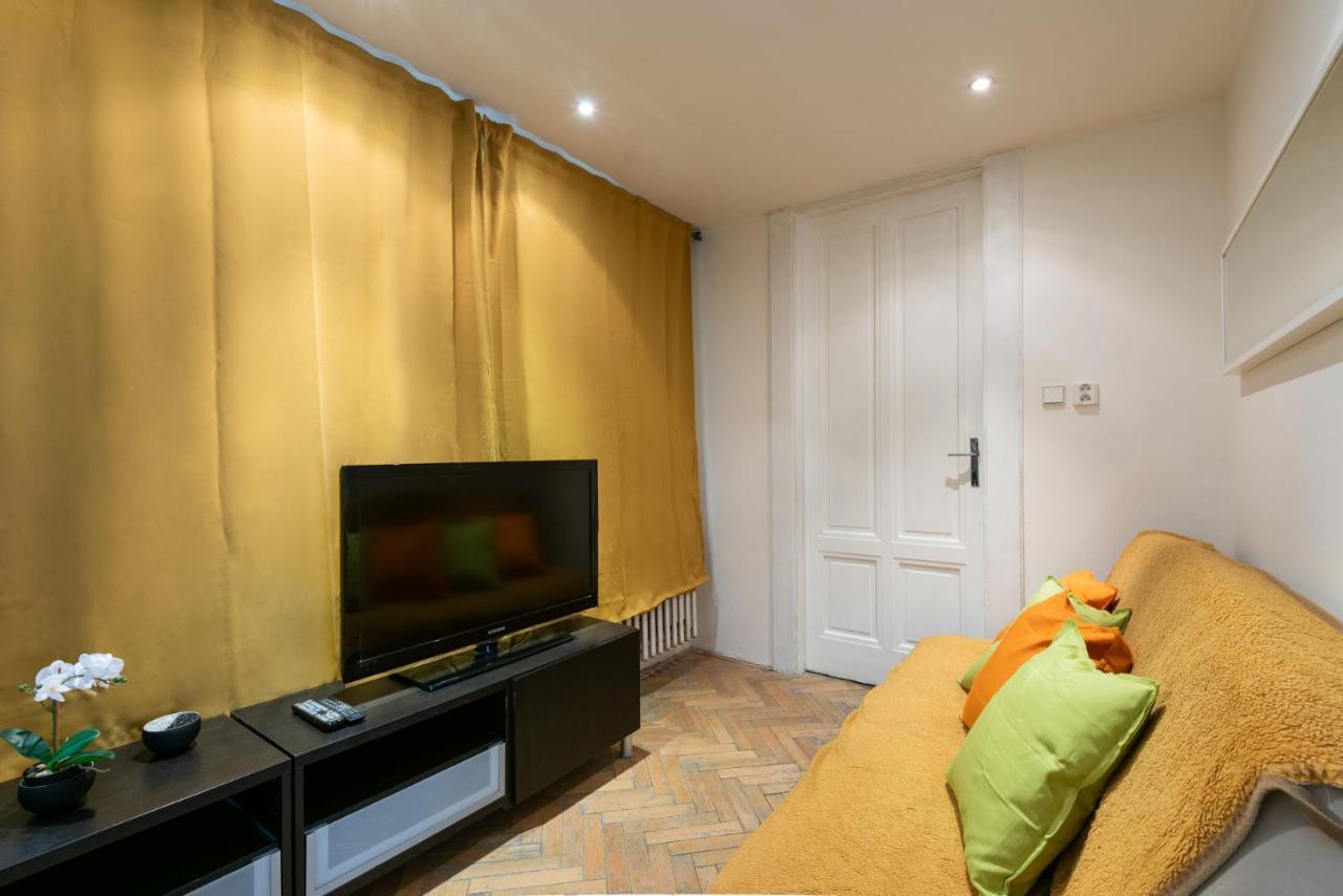 Narodni Apartments Прага Екстериор снимка