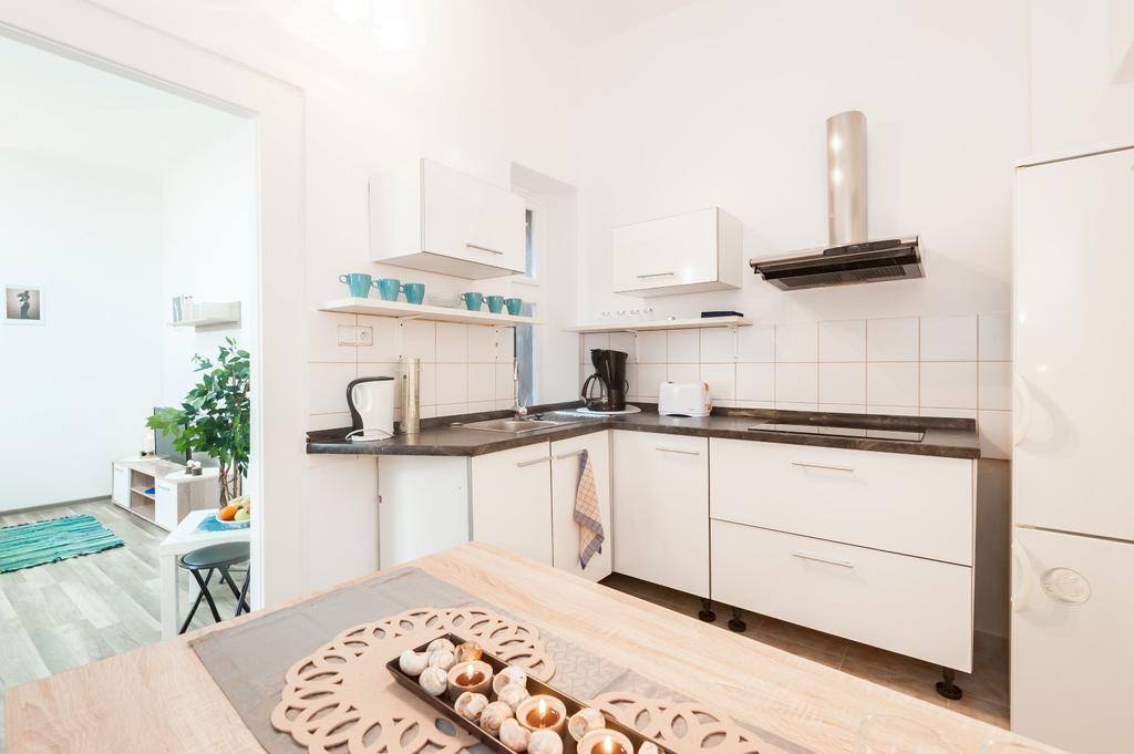 Narodni Apartments Прага Екстериор снимка